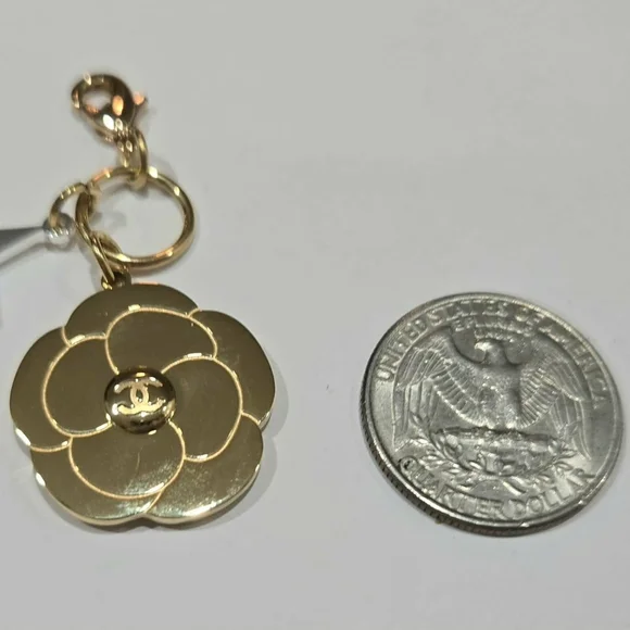 CHANEL MAKEUP BUNDLE:922 PASSION PINK Lip Balm+153 POMPIER Nail Polish New - Picture 12 of 12